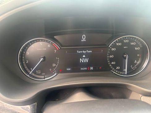 Used 2022 Cadillac XT4 Premium Luxury w/ Enhanced Visibility Package image 9