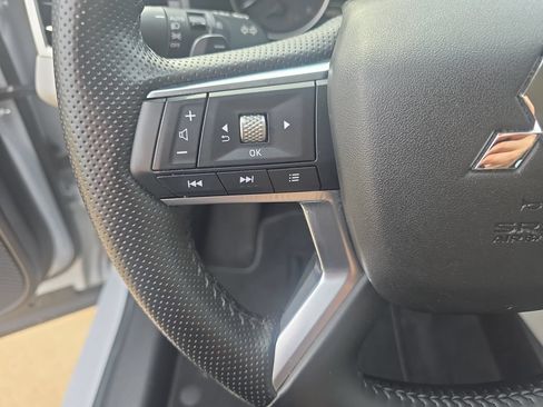 Used 2025 Mitsubishi Outlander SE AWD/4WD image 18