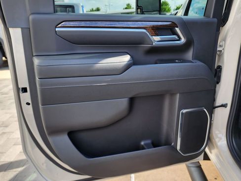 New 2026 GMC Sierra 2500 SLE w/ SLE Value Package; AWD/4WD image 42