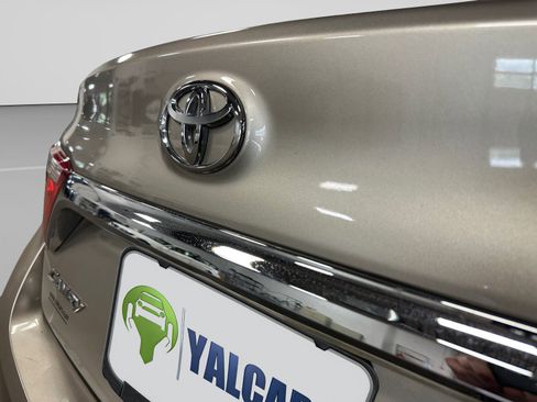 Used 2017 Toyota Camry LE FWD image 38