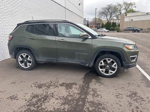 Used 2018 Jeep Compass Limited w/ Navigation Group AWD/4WD image 4