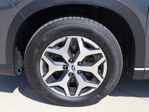 Used 2024 Subaru Forester Premium AWD/4WD image 28