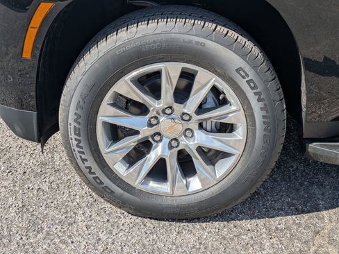 New 2026 Chevrolet Suburban Premier RWD image 12