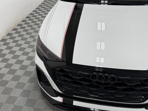 Used 2024 Audi SQ8 Prestige w/ Prestige Package AWD/4WD image 9