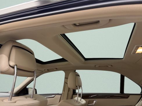 Used 2014 Mercedes-Benz E 350 4MATIC Sedan w/ Premium 1 Package image 27