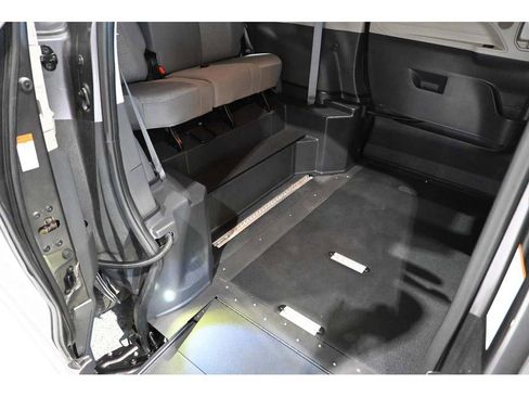 Used 2023 Toyota Sienna LE FWD image 18