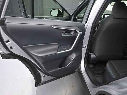 Used 2025 Toyota RAV4 SE AWD/4WD image 10