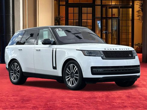 Used 2023 Land Rover Range Rover SE image 8