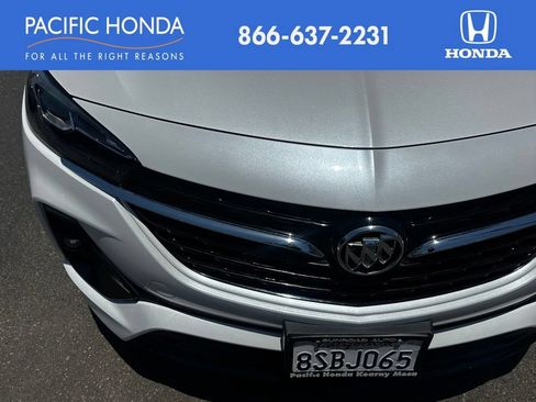 Used 2020 Buick Encore GX Essence w/ Advanced Technology Package FWD image 3
