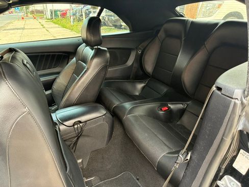 Used 2019 Ford Mustang GT Premium RWD image 13