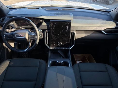 Used 2024 GMC Acadia AT4 w/ Luxury Package image 28