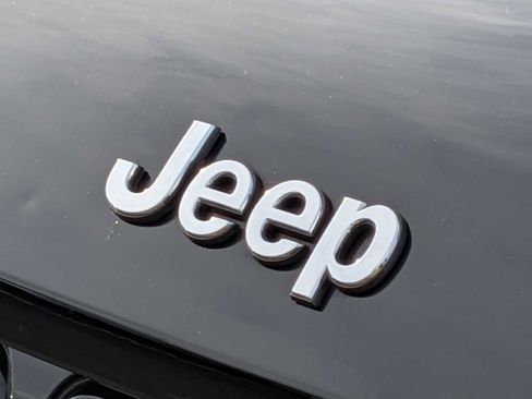 Used 2023 Jeep Grand Cherokee Overland w/ Adv Protech Group III AWD/4WD image 11