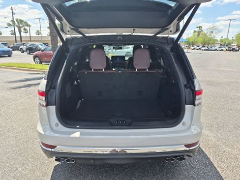 Used 2025 Lincoln Aviator Reserve w/ Illumination Package image 17