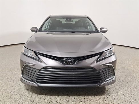 Used 2022 Toyota Camry LE image 3