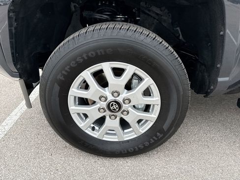 Certified 2025 Toyota Tacoma SR image 18