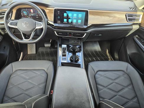 Used 2024 Volkswagen Atlas SE FWD image 24