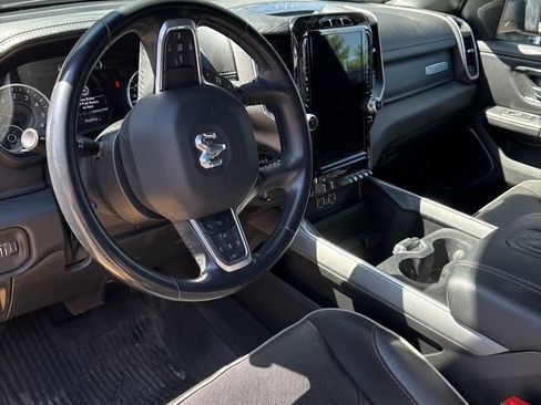Used 2023 RAM 1500 Laramie AWD/4WD image 5