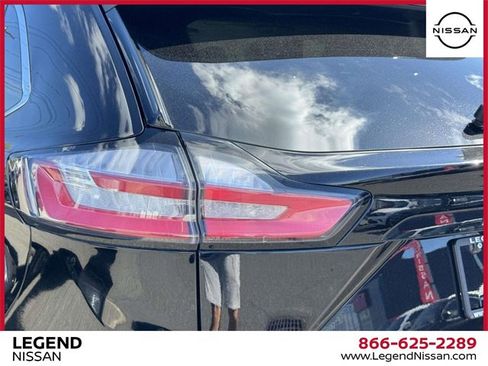 Used 2024 Ford Edge Titanium image 11