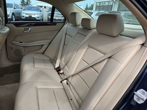 Used 2014 Mercedes-Benz E 250 BlueTEC Sedan w/ Premium 1 Package image 17