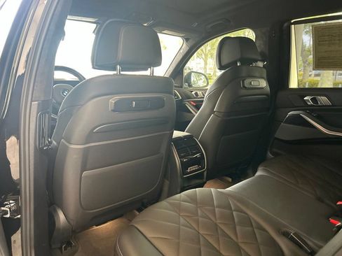 Used 2024 BMW X7 xDrive40i w/ M Sport Package AWD/4WD image 41