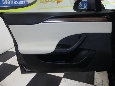 Used 2021 Tesla Model S Plaid image 24