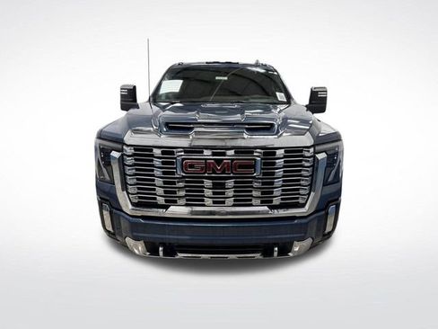 Used 2025 GMC Sierra 3500 Denali image 11