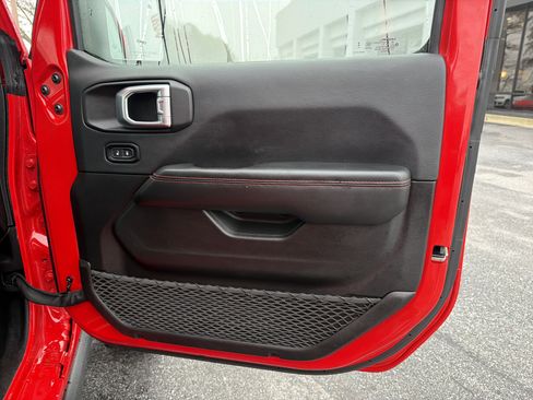 Used 2024 Jeep Wrangler Unlimited Rubicon image 15