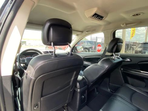 Used 2014 Dodge Journey Crossroad w/ Flexible Seating Group FWD image 16