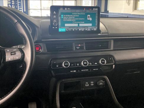 Used 2024 Honda Pilot Touring image 18