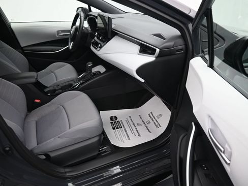 Used 2025 Toyota Corolla SE FWD image 13