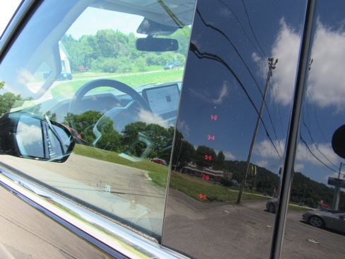 Used 2024 Ford Expedition XLT AWD/4WD image 14