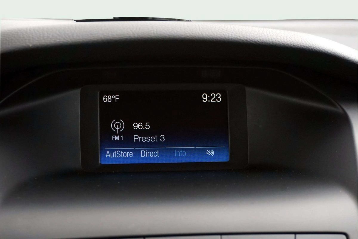 Used 2018 Ford Focus SE w/ Cold Weather Package FWD image 26