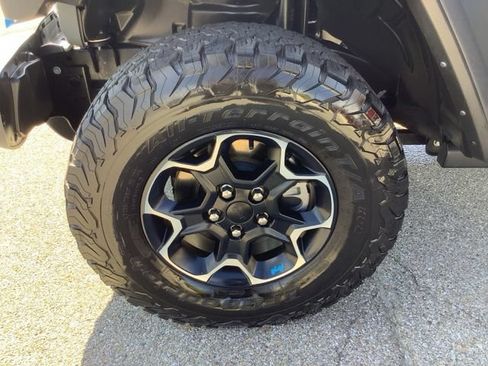 Used 2023 Jeep Wrangler Unlimited Rubicon 4xe w/ Cold Weather Group AWD/4WD image 38