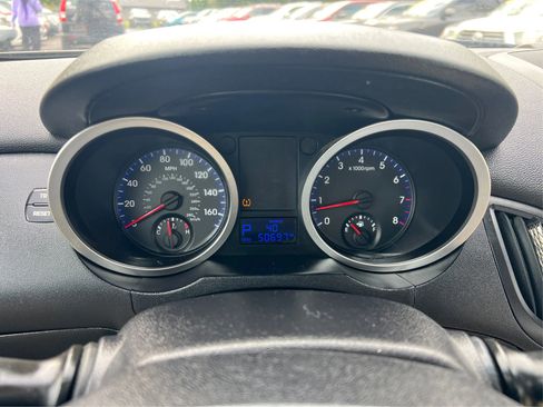 Used 2010 Hyundai Genesis 3.8 RWD image 18