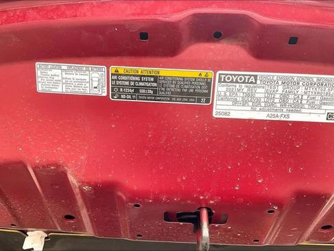 Used 2021 Toyota Venza XLE w/ Softex Package AWD/4WD image 31