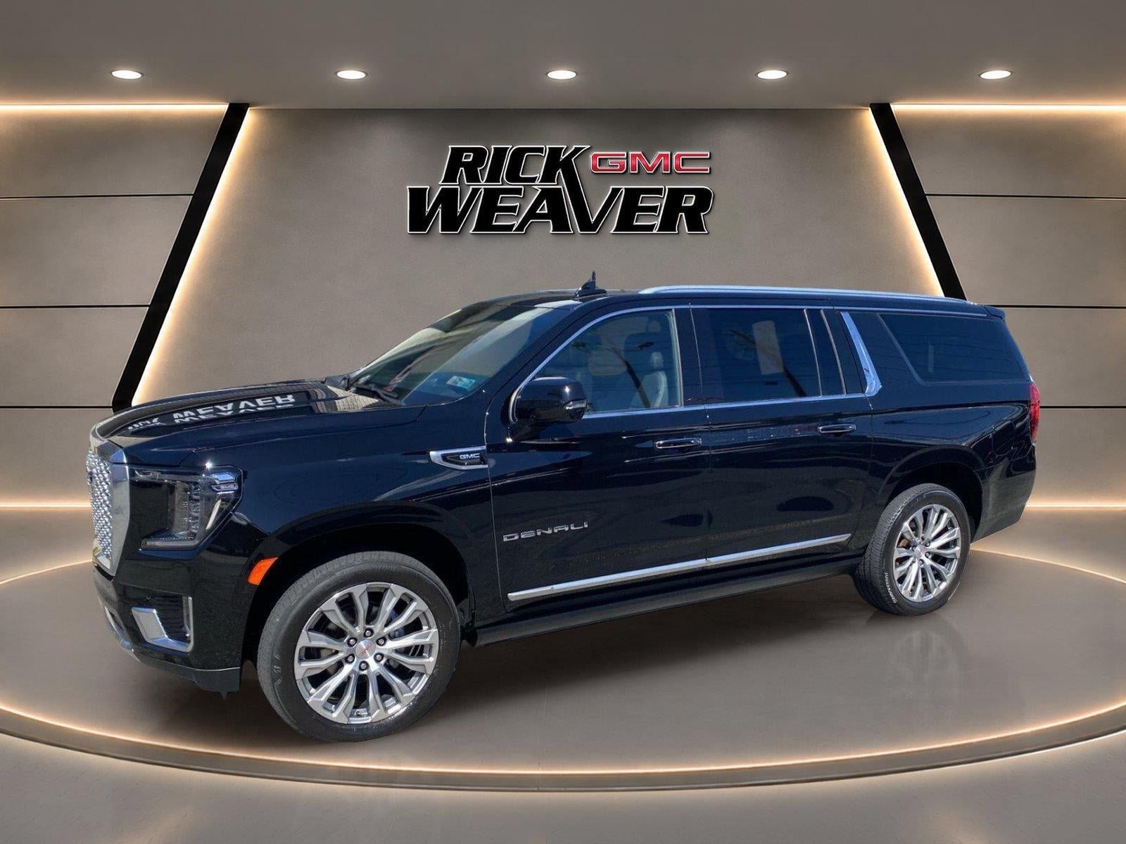 Used 2021 GMC Yukon XL Denali w/ Denali Ultimate Package AWD/4WD image 2