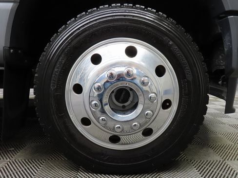 Used 2024 Ford F450 Lariat w/ Chrome Package image 8