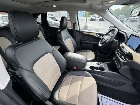 Used 2021 Ford Escape Titanium w/ Titanium Elite Package image 24