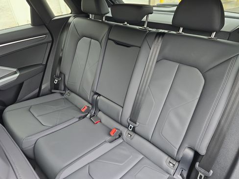 New 2025 Audi Q3 2.0T Premium image 14