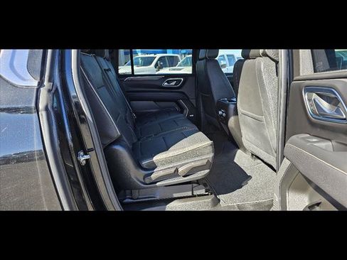 Used 2023 GMC Yukon XL SLT image 11