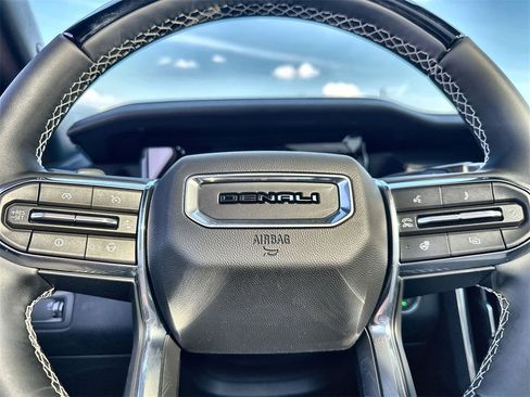 New 2026 GMC Acadia Denali w/ Super Cruise Package image 33