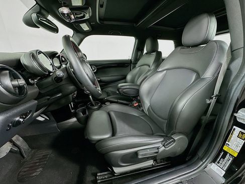 Used 2019 MINI Cooper S w/ Premium Package image 21