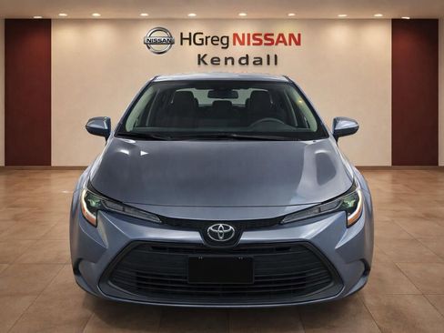 Used 2025 Toyota Corolla LE FWD image 5