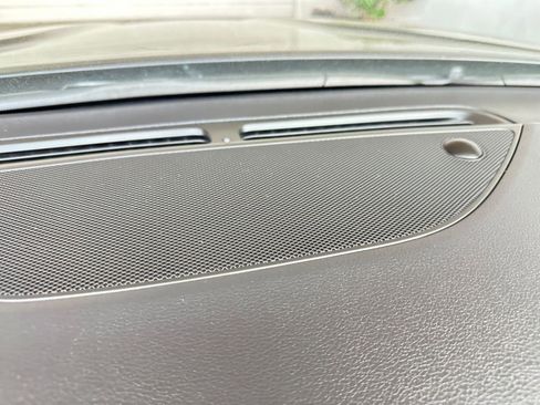 Used 2025 Genesis G70 2.5T image 20