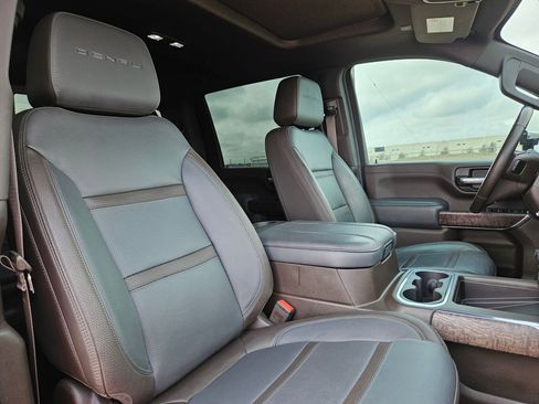 Used 2023 GMC Sierra 2500 Denali w/ Denali Ultimate Package image 30