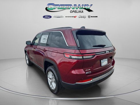 New 2025 Jeep Grand Cherokee Laredo image 5