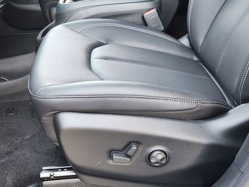 New 2026 Chrysler Pacifica Select image 19