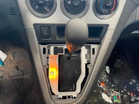 Used 2009 Pontiac Vibe w/ Preferred Package image 36