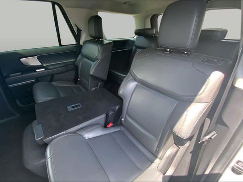 Used 2025 Ford Expedition Active AWD/4WD image 21