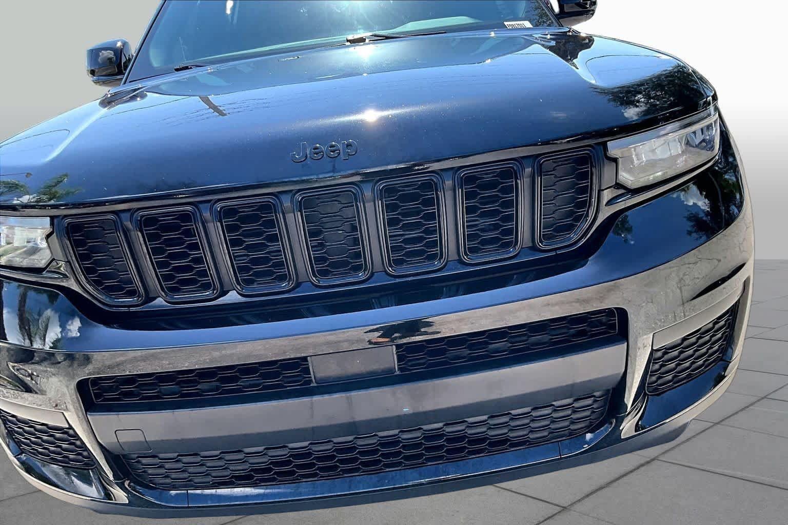 Used 2023 Jeep Grand Cherokee L Laredo AWD/4WD image 30